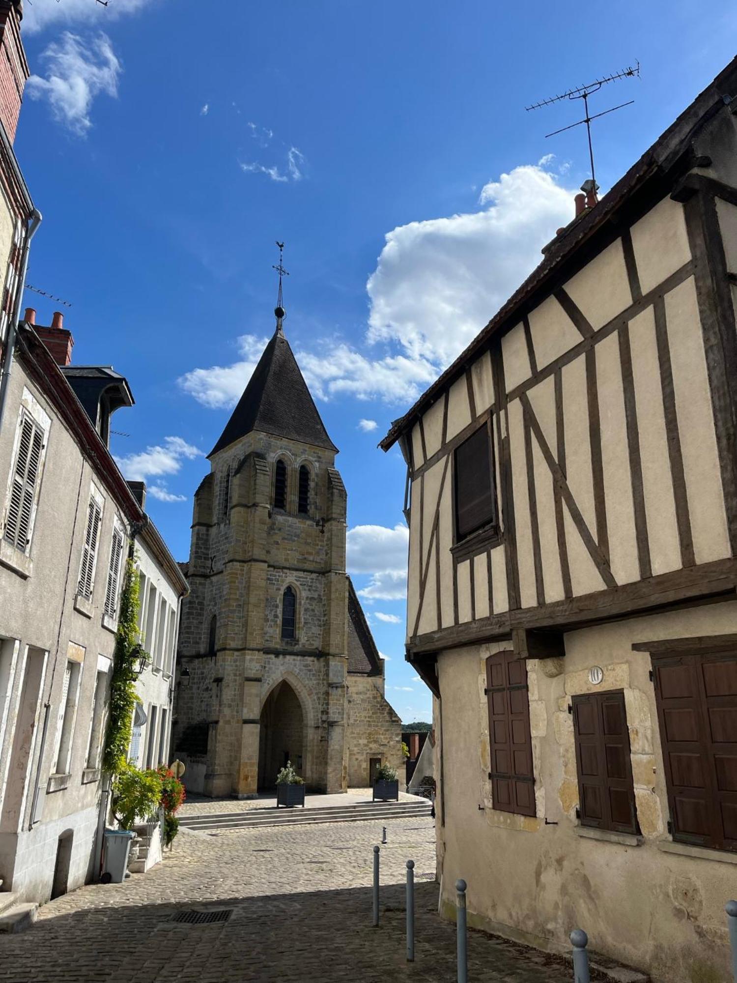 La Confiserie , Vierzon , Proche Gare , Tout Confort Kültér fotó